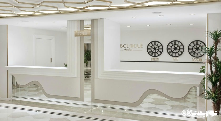 میز پذیرش هتل